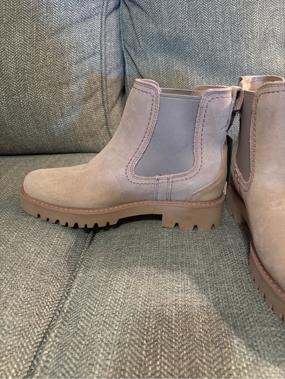 Ariat Wexford Lug Chelsea Boots Sz 8B - Picture 5 of 10